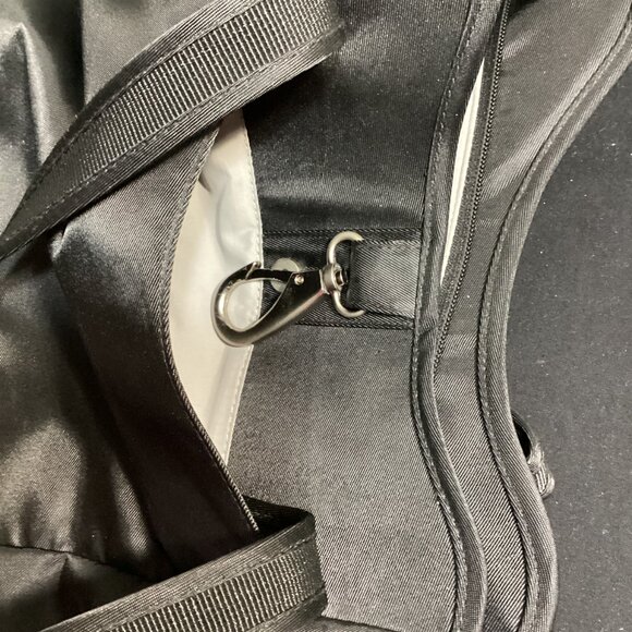 Magellan's travel bag w/locks - Picture 7 of 11